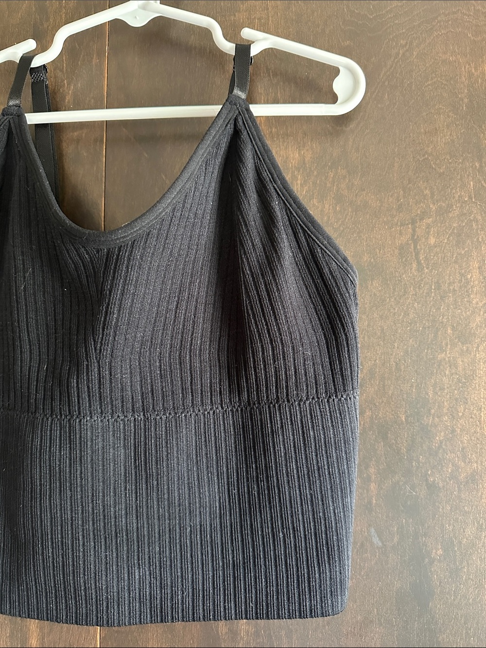 Women's Black Ribbed Cropped Camisole Tank - Picture 2 of 3